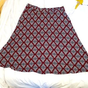 Le Lis midi skirt, burgundy/black geometric print-size large